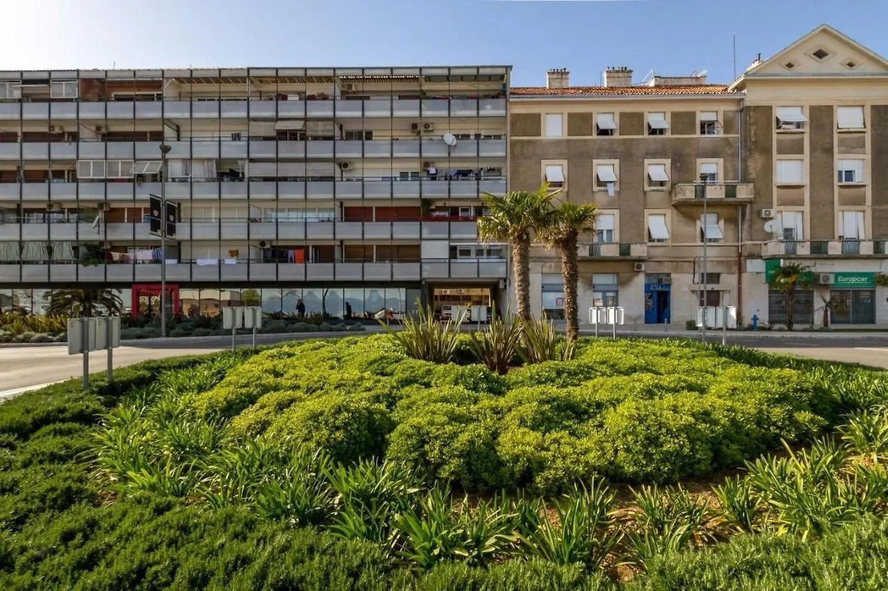 Apartment Deni Split